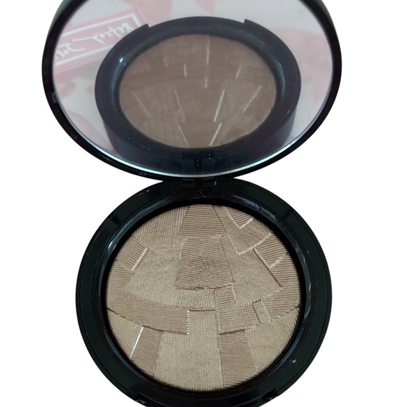 Anastasia Beverly Hills Other - Radiant Glow Highlighter